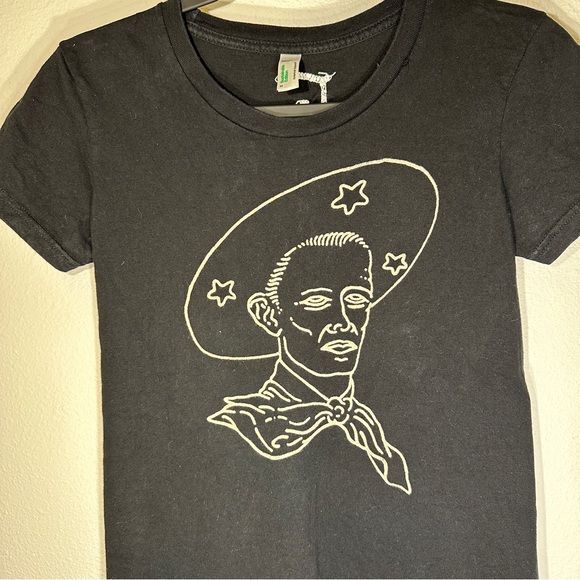 ***Fort Lonesome*** rare. Embroidered women’s black t shirt. Size M (small) - Picture 1 of 5